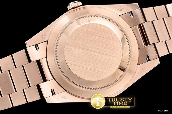 0213 RDD0218A – DayDate 40mm Casual 690